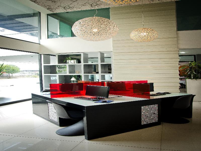 Hotel Portonovo Plaza Expo 3*